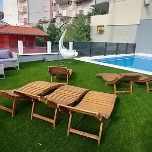 apartmani-nikola-trogir.hotels-in-trogir.com/