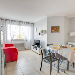 https://guestready-sumptuous-apt-with-private-parking-near.hotels-rhonealpes.com