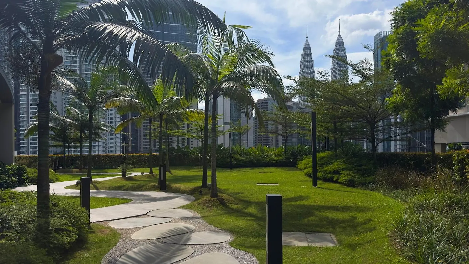 Moonway Suites At Eaton Klcc Kuala Lumpur